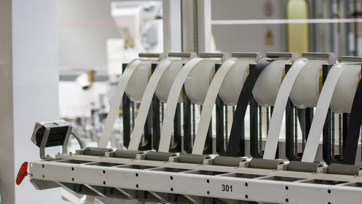 Can you compare the leading custom label manufacturers for quality, customization, and export service?